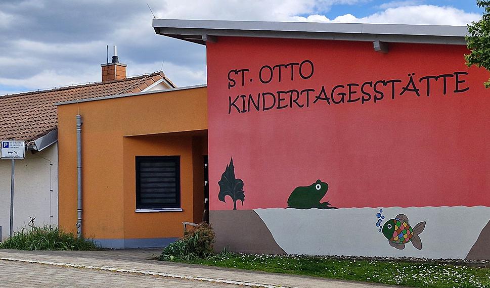 Slider Frontansicht der Kindertagesstätte St. Otto Reundorf mit Verlinkung zur Startseite