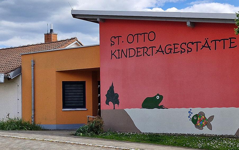 Slider Frontansicht der Kindertagesstätte St. Otto Reundorf mit Verlinkung zur Startseite